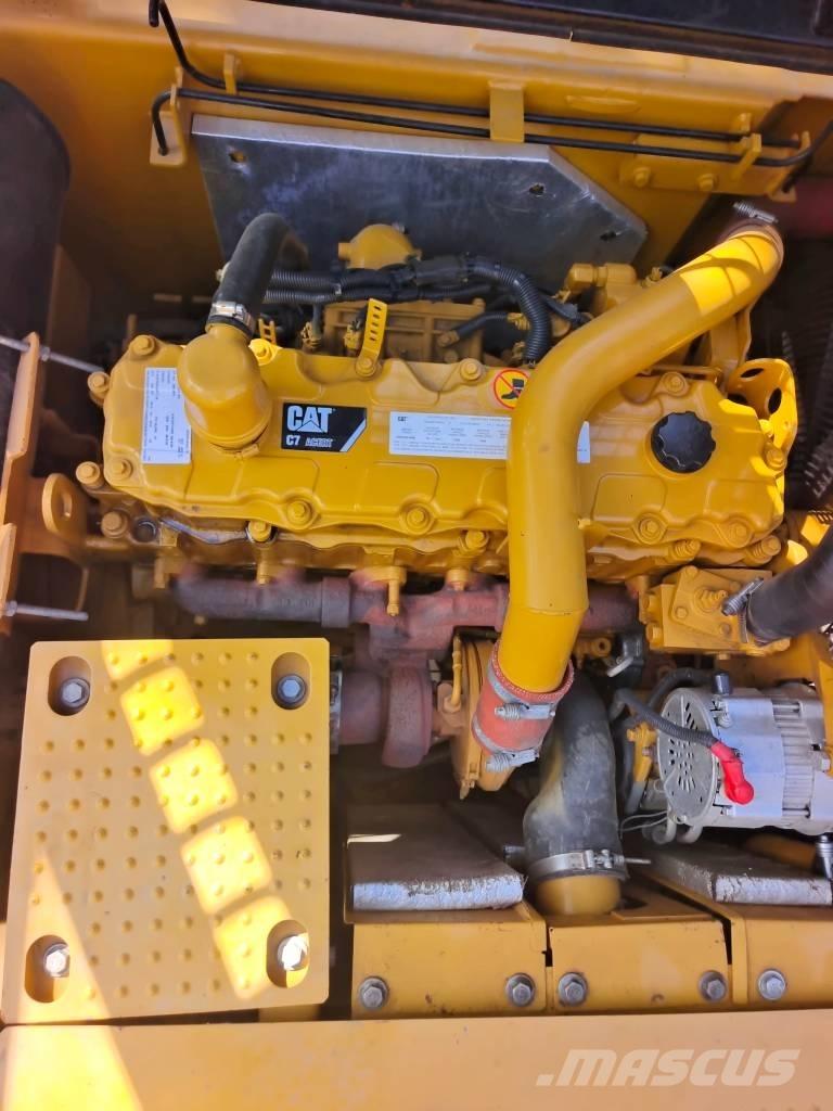 CAT 329 D2L Vikšriniai ekskavatoriai