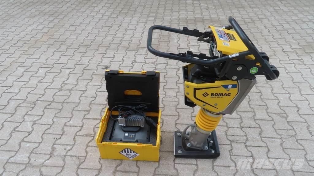 Bomag BT60E Plūktuvai