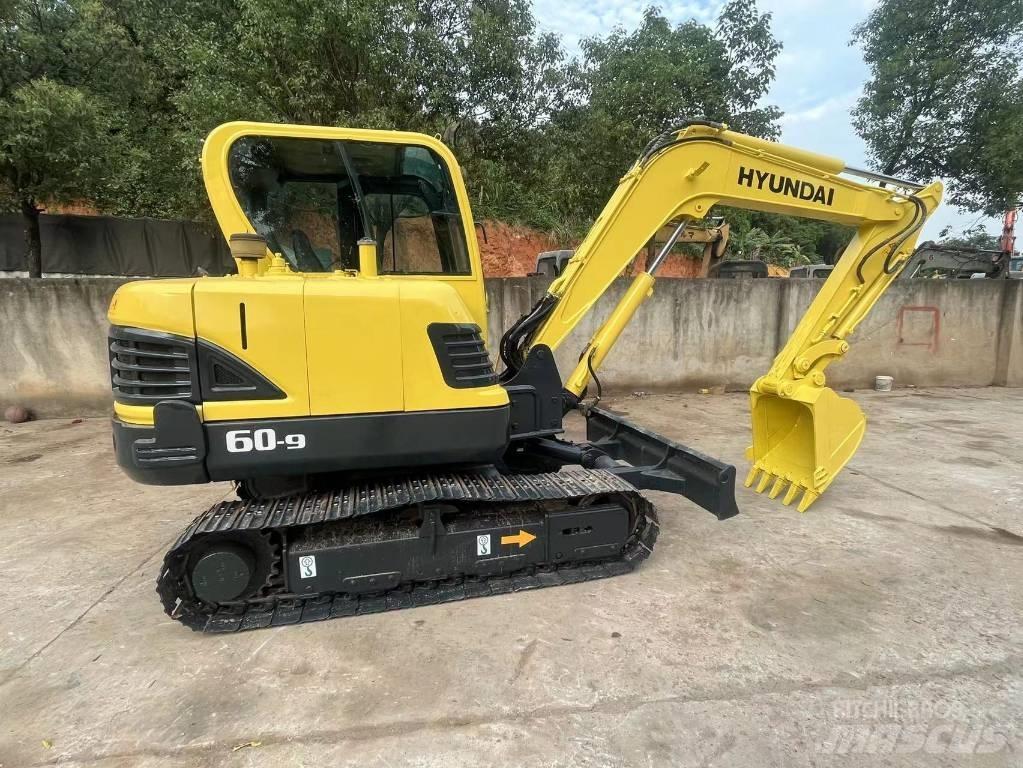 Hyundai R60-9 Vikšriniai ekskavatoriai