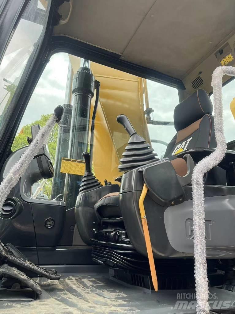 CAT 320 D Vikšriniai ekskavatoriai