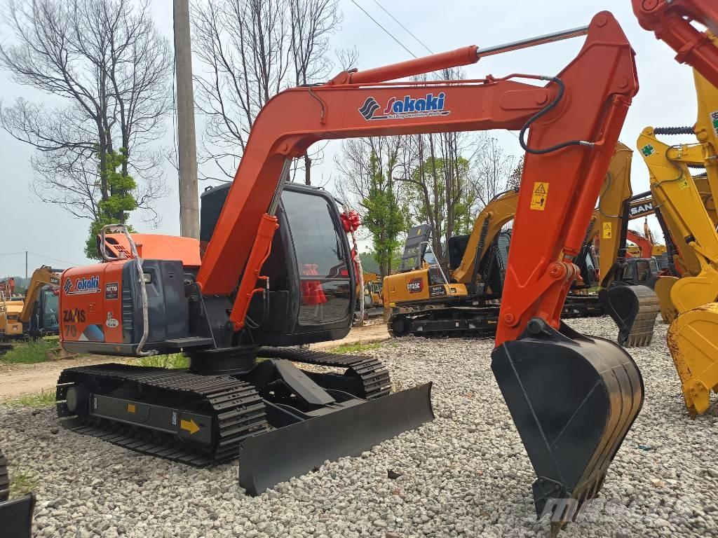 Hitachi ZX 70 Vidutinės galios ekskavatoriai 7-12 t