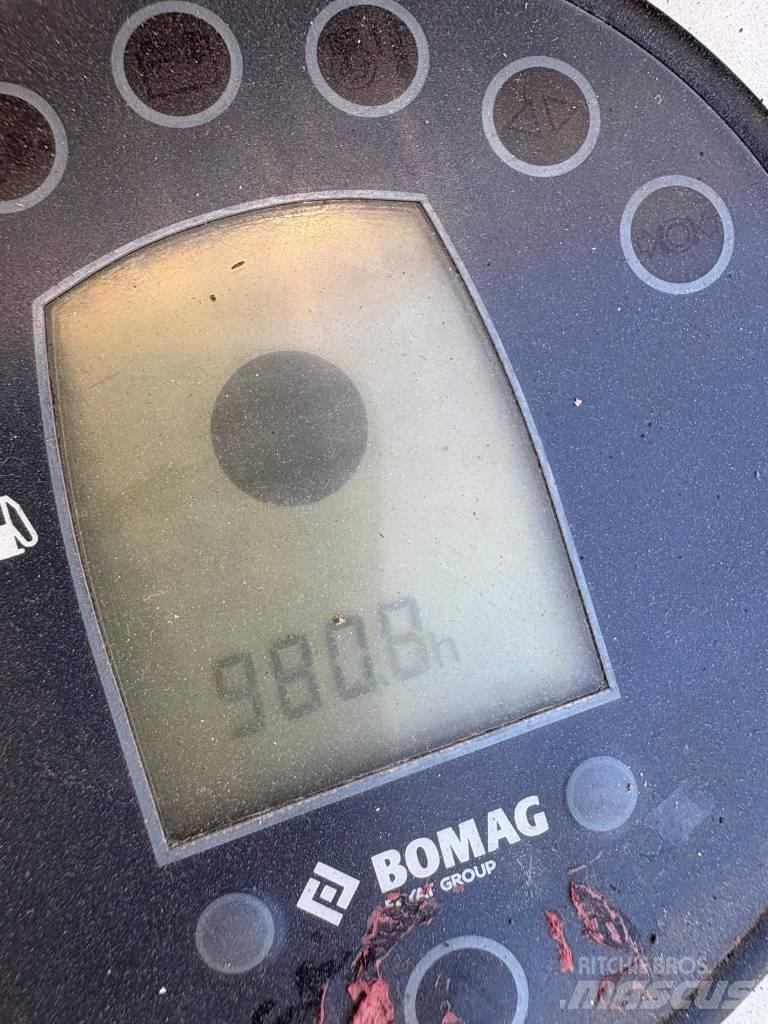 Bomag BW 100 AD-5 Porinių būgnų volai