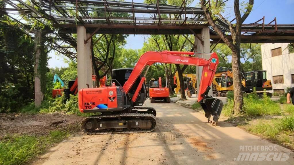 Hitachi ZX 70 Vidutinės galios ekskavatoriai 7-12 t