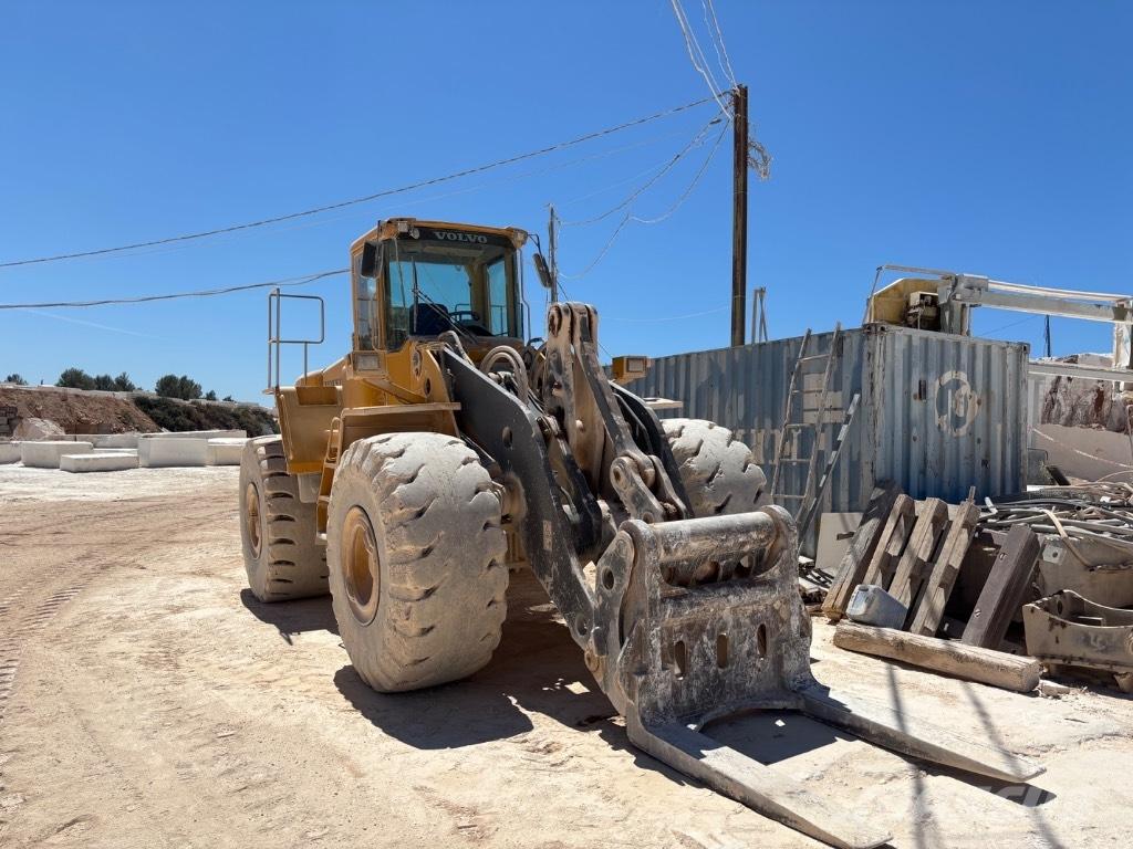 Volvo L 220 E Naudoti ratiniai krautuvai