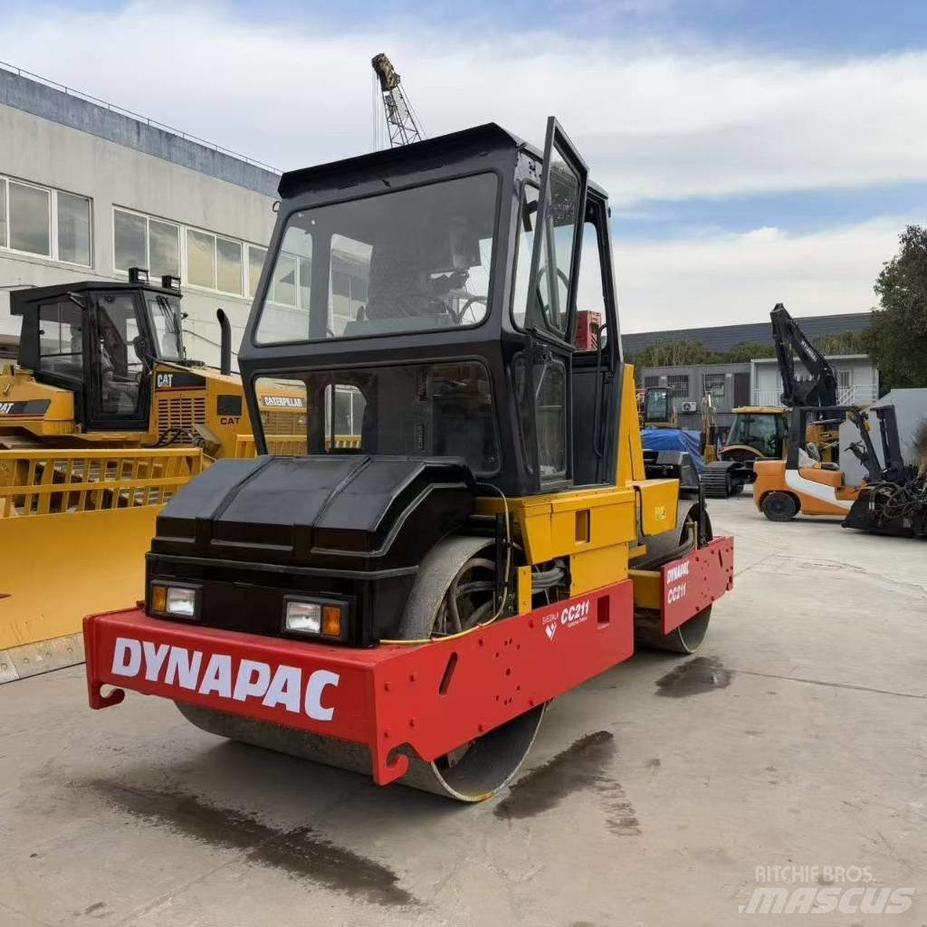 Dynapac CC 211 Porinių būgnų volai