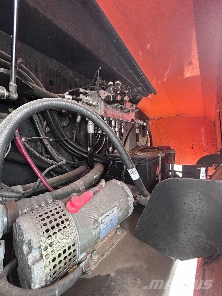 JLG 1500 SJ Teleskopiniai keltuvai