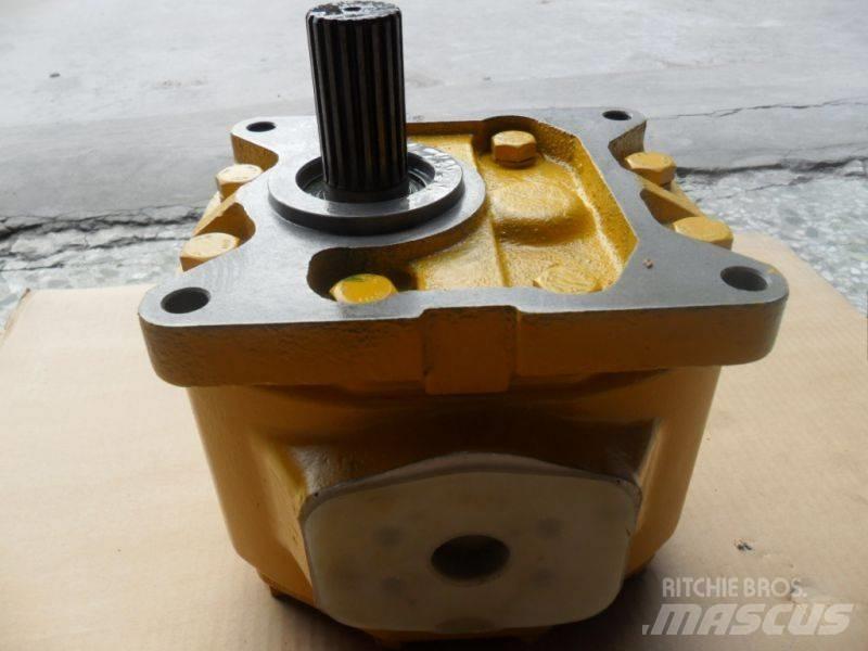 Komatsu D155 Transmisijos