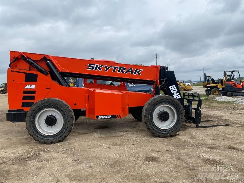 SkyTrak 8042 Teleskopiniai krautuvai