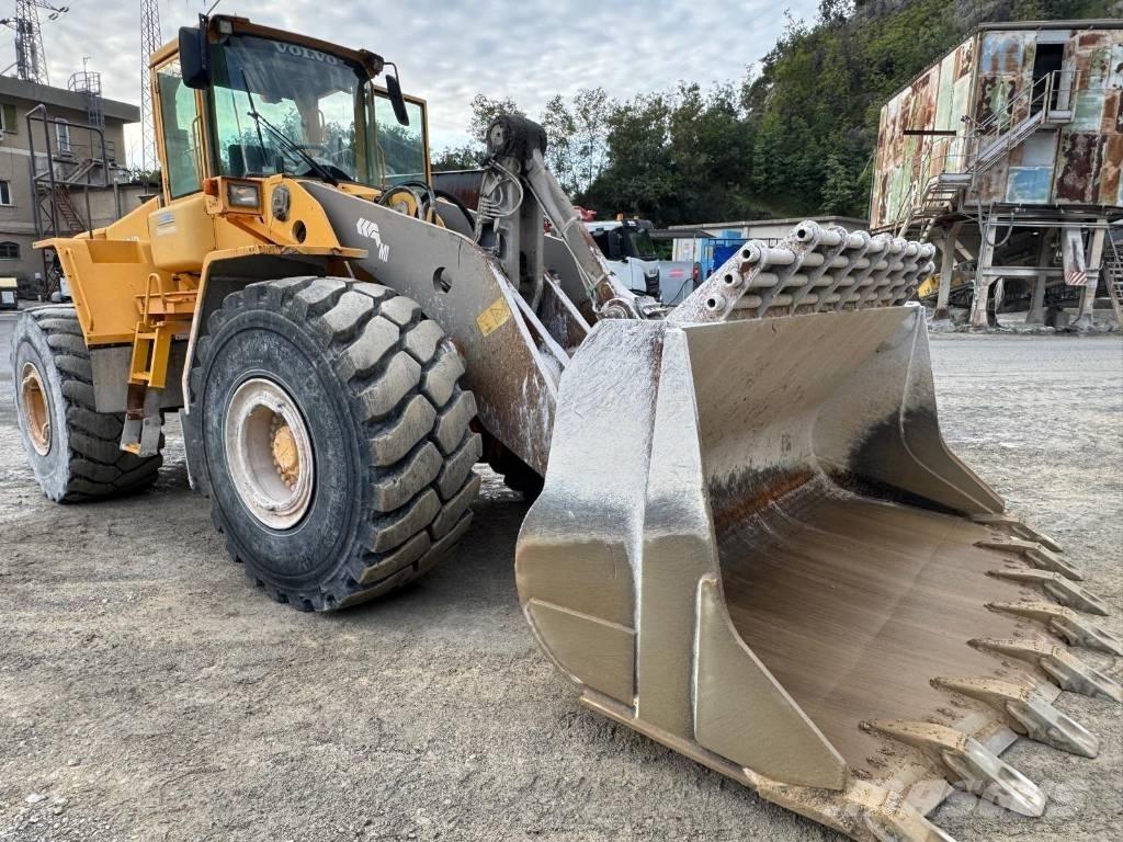 Volvo L 220 E Naudoti ratiniai krautuvai