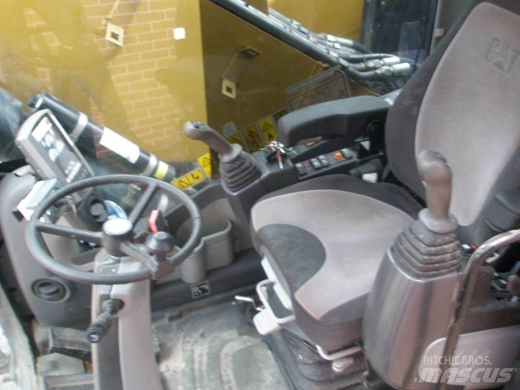 CAT M318D Ratiniai ekskavatoriai