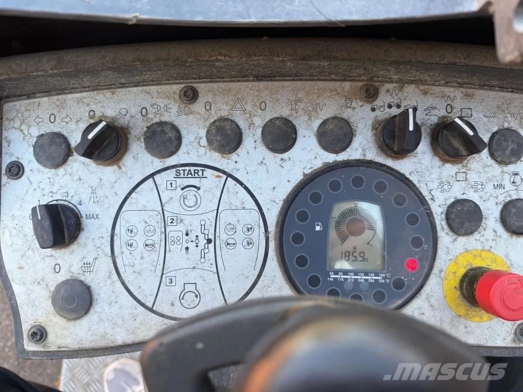 Bomag 120 AD-5 Porinių būgnų volai
