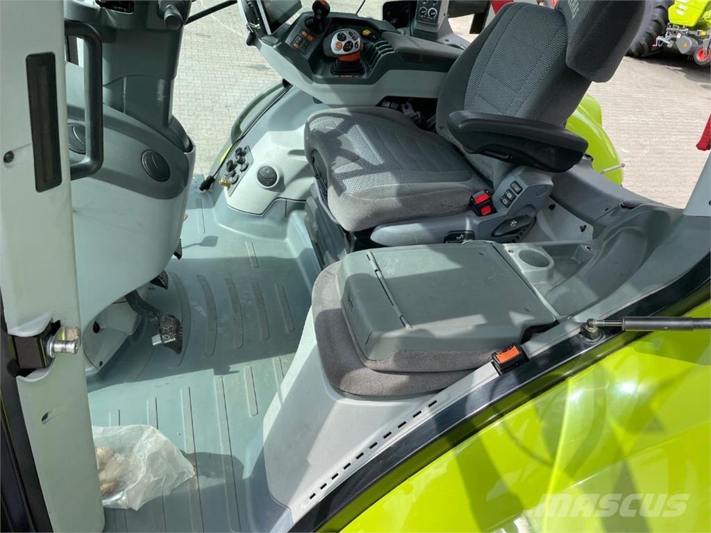 CLAAS Axion 810 CM Traktoriai