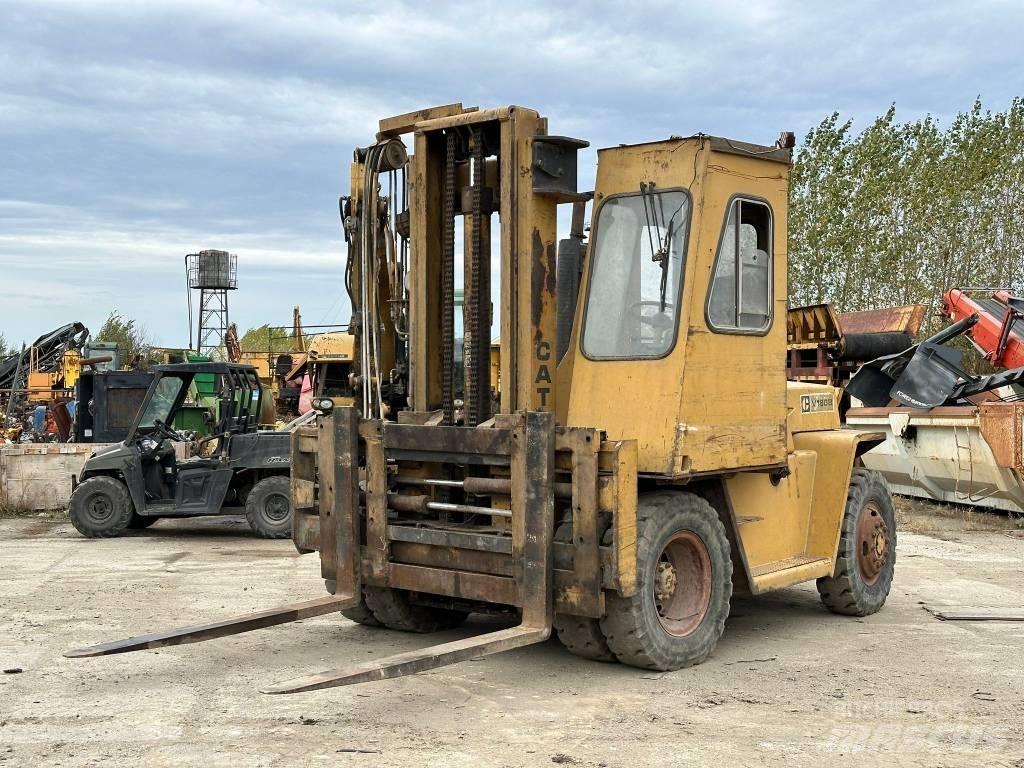 CAT V 180 B Dyzeliniai krautuvai