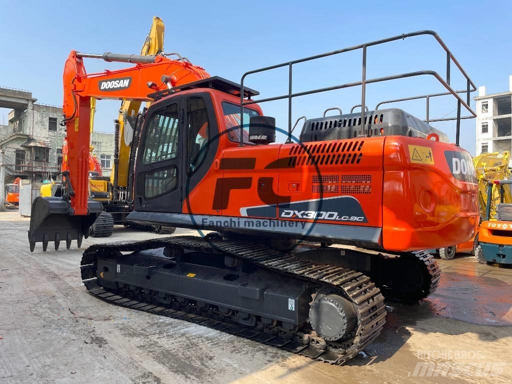 Doosan DX 300 Vikšriniai ekskavatoriai