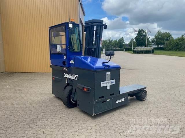 Combilift C4500E Šakiniai krautuvai su privažiavimu iš visų keturių pusių
