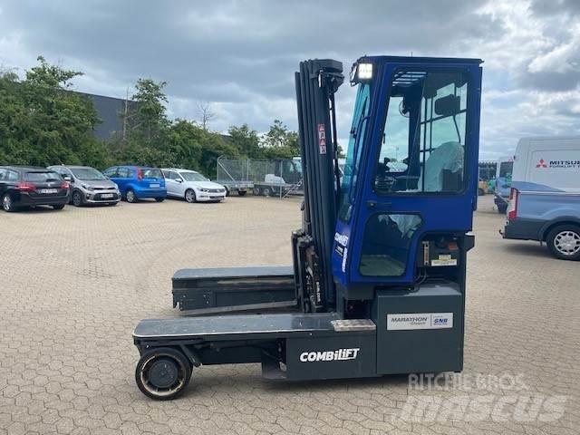 Combilift C4500E Šakiniai krautuvai su privažiavimu iš visų keturių pusių