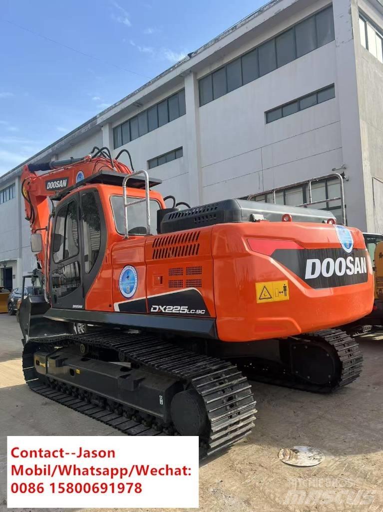 Doosan DX 225 LC Vikšriniai ekskavatoriai