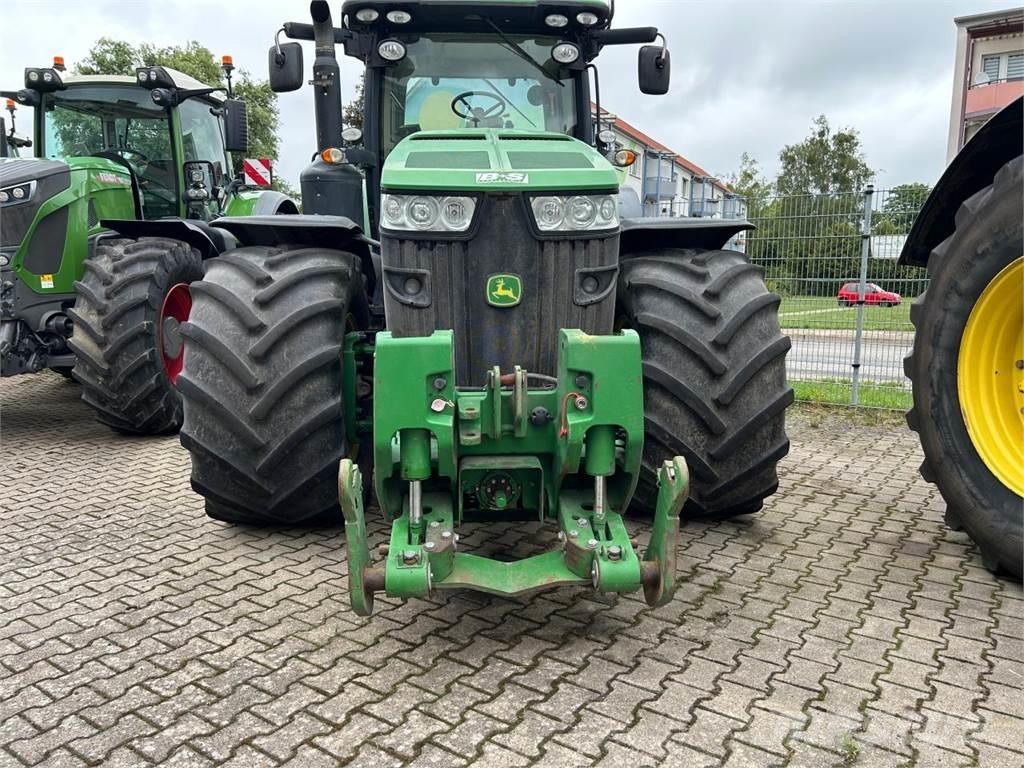 John Deere 8335R Traktoriai