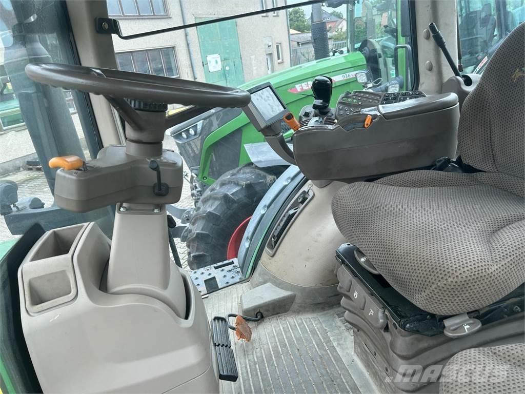 John Deere 8335R Traktoriai
