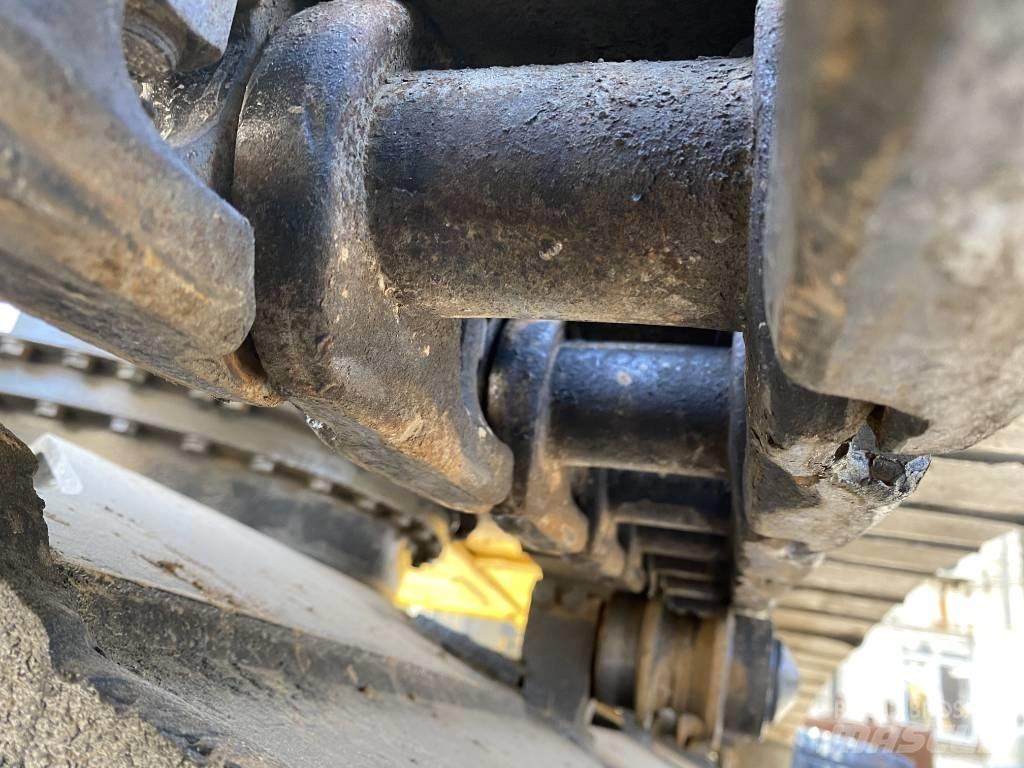Komatsu PC200 Vikšriniai ekskavatoriai