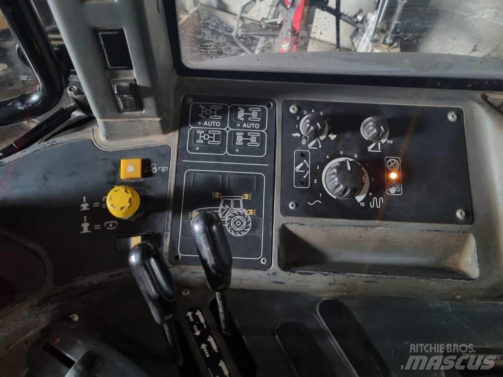 New Holland TM 155 Traktoriai