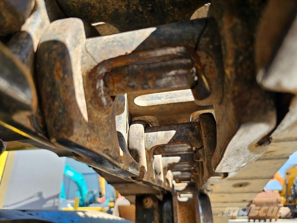 Kobelco SK210LC-9 Vikšriniai ekskavatoriai