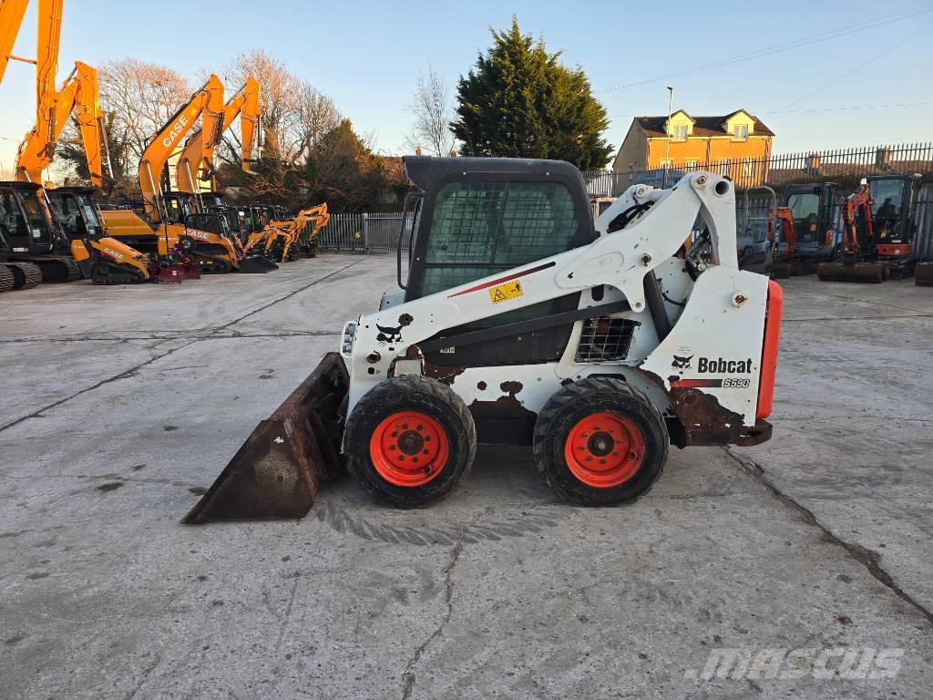 Bobcat S 590 Krautuvai su šoniniu pasukimu
