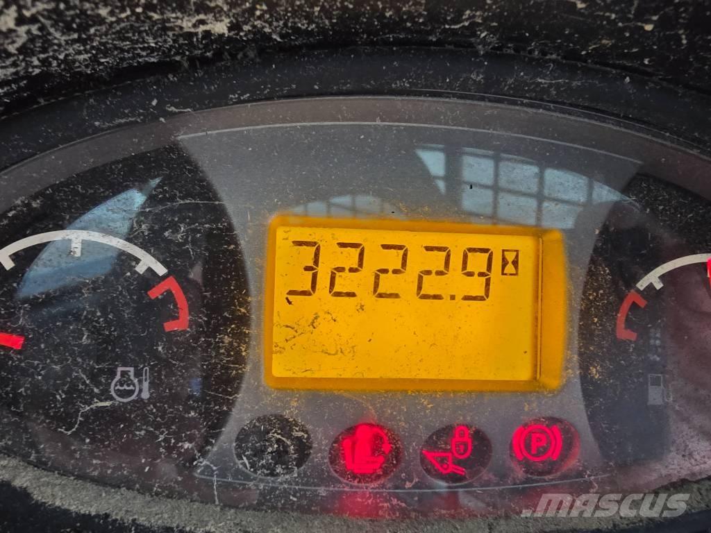 Bobcat S 590 Krautuvai su šoniniu pasukimu