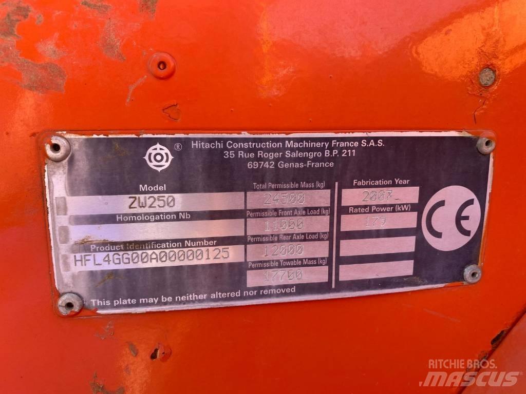 Hitachi ZW 250 Naudoti ratiniai krautuvai