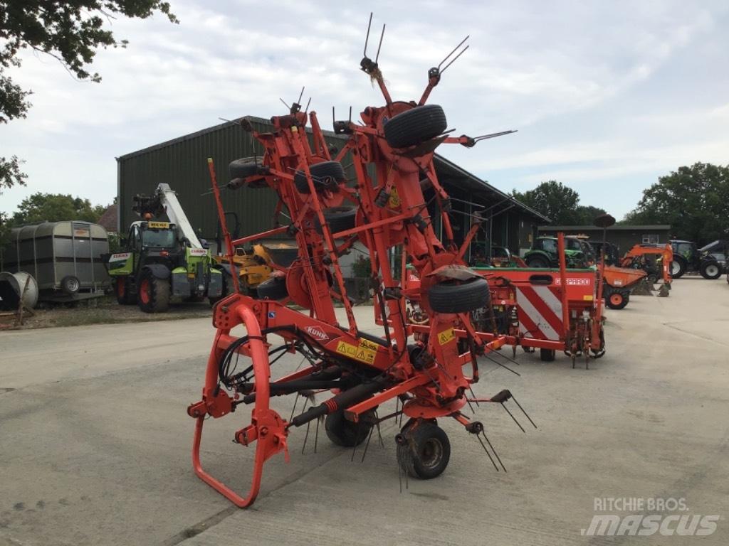 Kuhn GF 8702 Šieno grėbliai ir vartytuvai