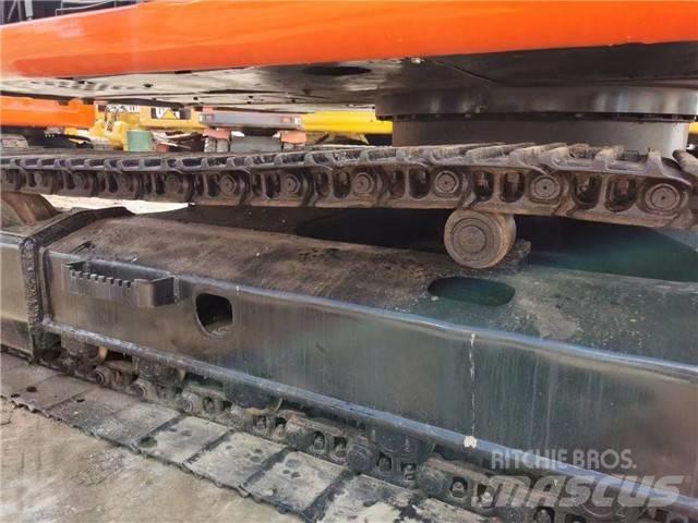 Hitachi EX 120 Vikšriniai ekskavatoriai
