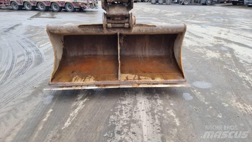 JCB 220 XL Vikšriniai ekskavatoriai
