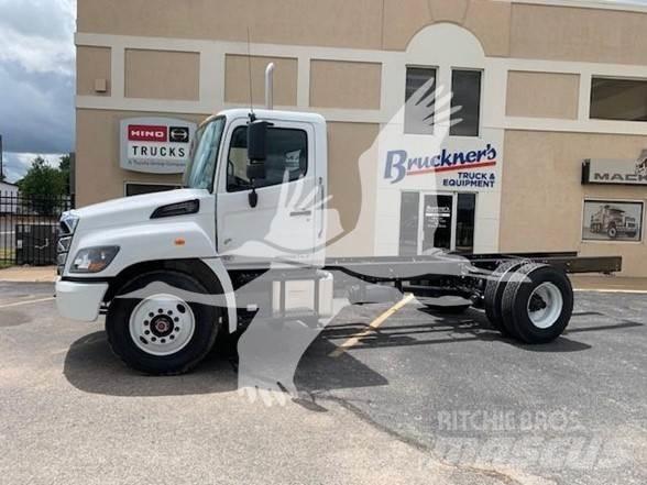 Hino L7 Savivarčių priekabų vilkikai