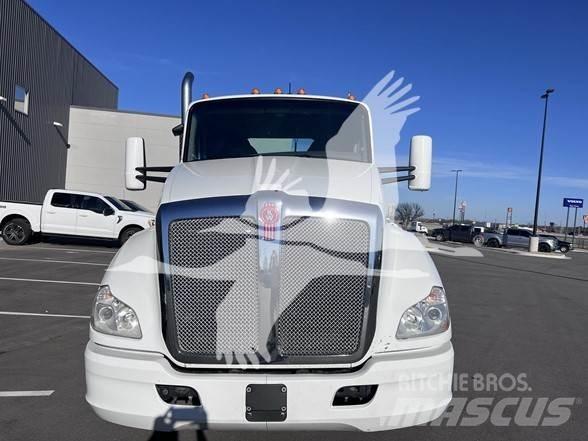 Kenworth T680 Naudoti vilkikai