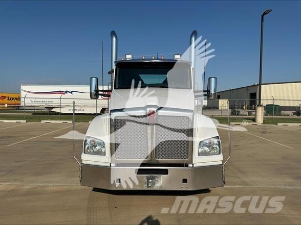 Kenworth T880 Naudoti vilkikai