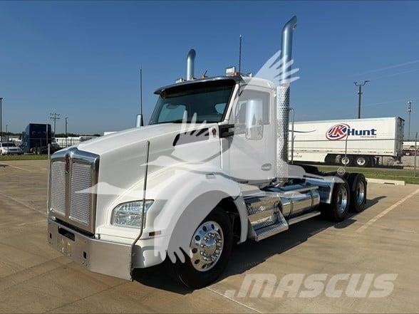 Kenworth T880 Naudoti vilkikai