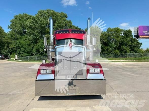 Kenworth W900L Naudoti vilkikai