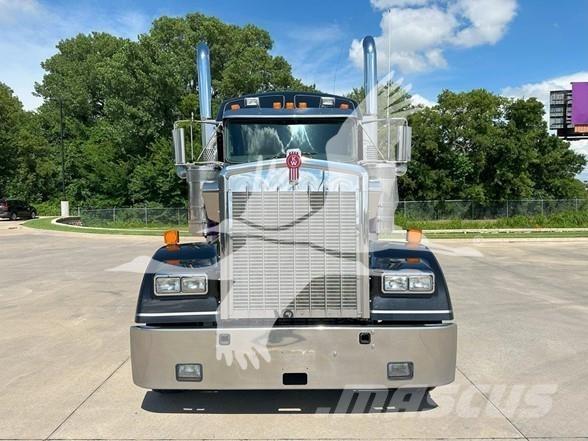 Kenworth W900L Naudoti vilkikai