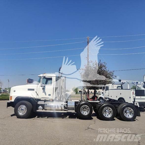 Mack CL733 Naudoti vilkikai