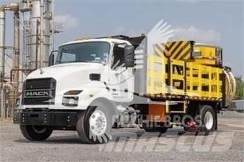 Mack MD6 Statyba - Kita