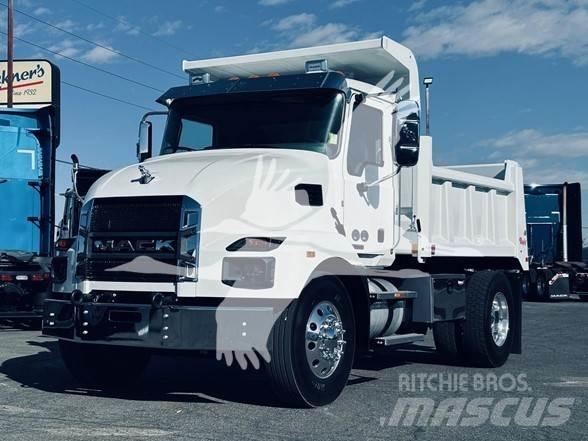 Mack MD6 Savivarčių priekabų vilkikai