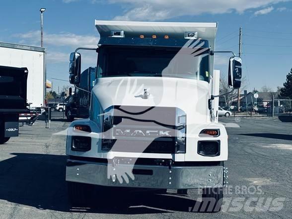 Mack MD6 Savivarčių priekabų vilkikai