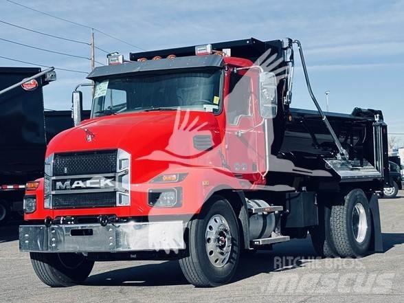 Mack MD6 Savivarčių priekabų vilkikai