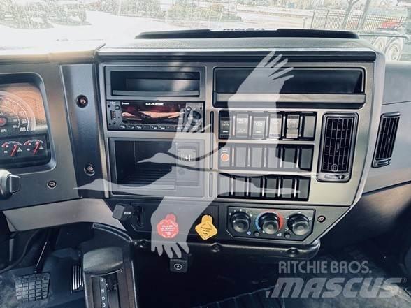 Mack MD6 Savivarčių priekabų vilkikai