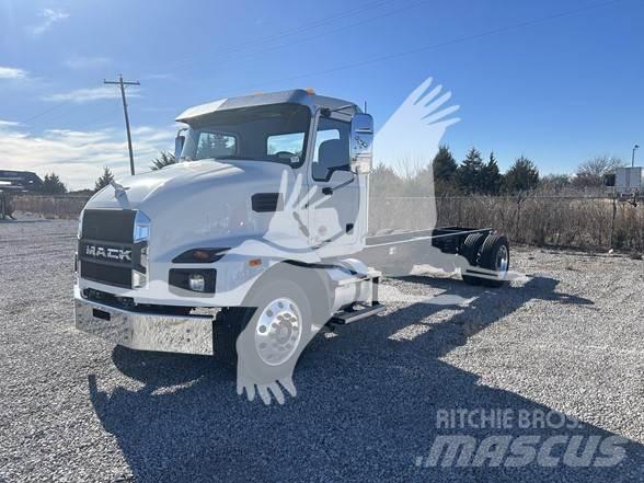 Mack MD6 Važiuoklė su kabina