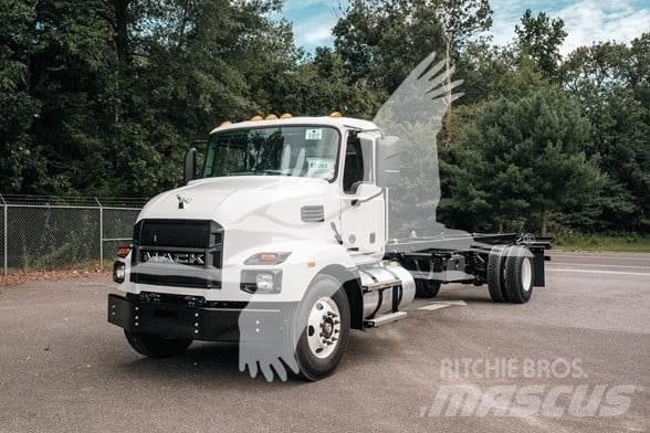 Mack MD6 Važiuoklė su kabina