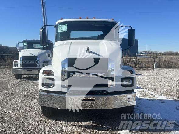 Mack MD6 Važiuoklė su kabina