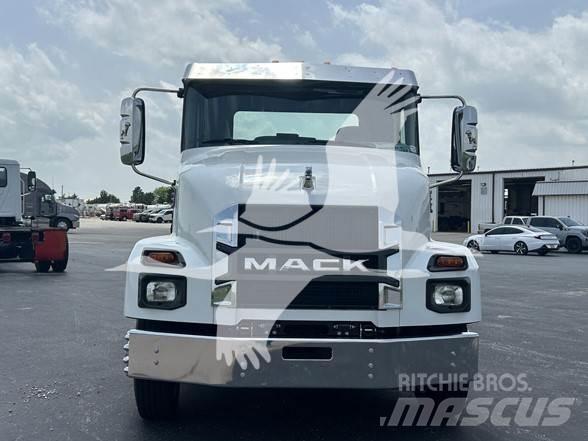 Mack MD6 Važiuoklė su kabina