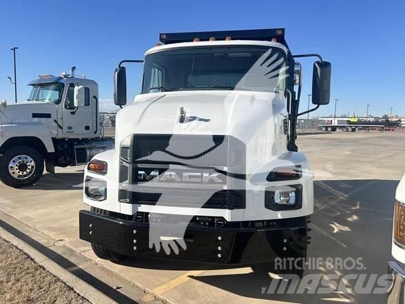 Mack MD6 Savivarčių priekabų vilkikai