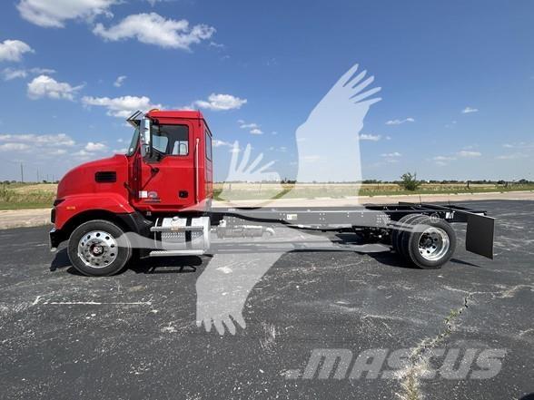Mack MD6 Važiuoklė su kabina